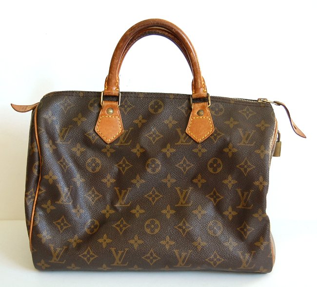 does lv clean bags