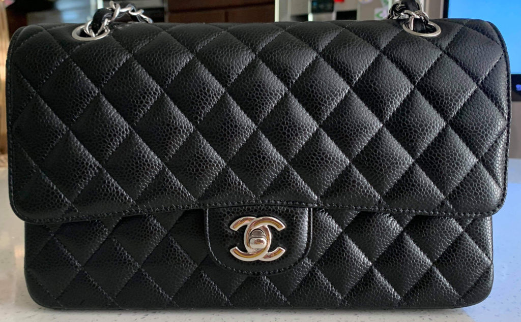 Counterfeiter Games with a Chanel Flap Bag - Lollipuff